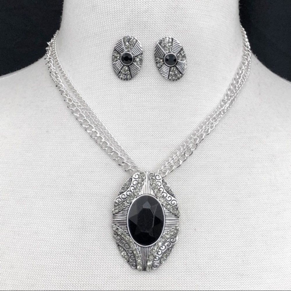 Black Center Oval Silver Tone Pendant Rhinestone Necklace Earrings Set